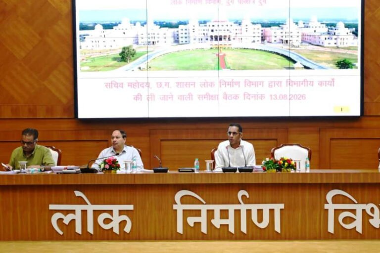 सड़क और भवन निर्माण कार्यों की समीक्षा, लोक निर्माण विभाग के सचिव ने अधिकारियों को दिए जरूरी निर्देश