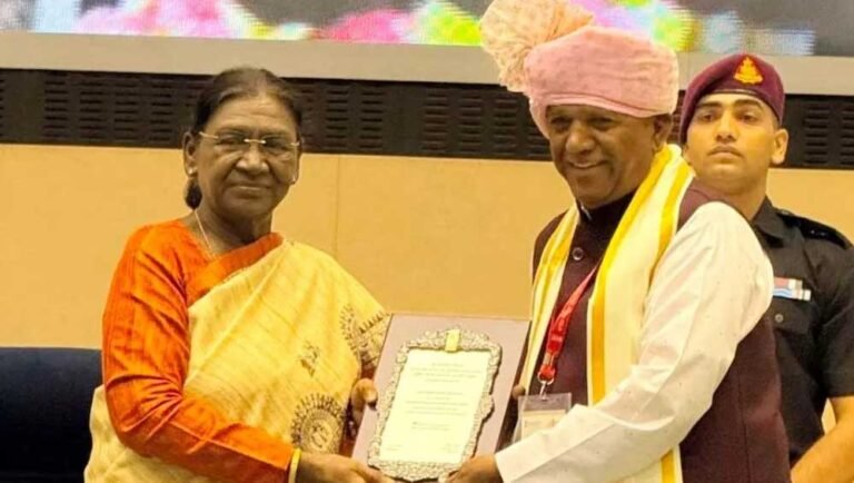 मालवा की लोकगायकी की गूंज दिल्ली तक, पद्मश्री भैरूसिंह चौहान को राष्ट्रपति के हाथों संगीत नाटक अकादमी सम्मान