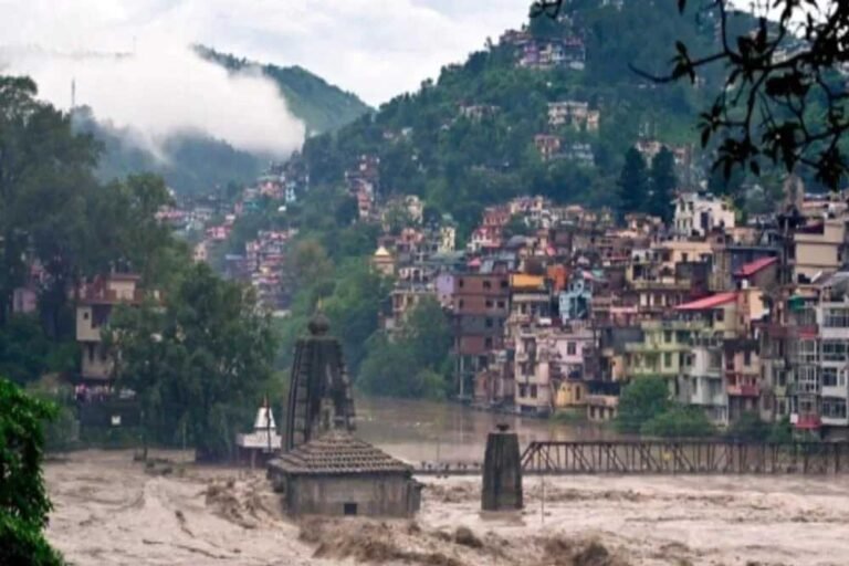 उत्तराखंड में फिर बिगड़ेगा मौसम! 14 से 17 अगस्त तक भारी से बहुत भारी बारिश का अलर्ट, स्कूलों पर भी असर