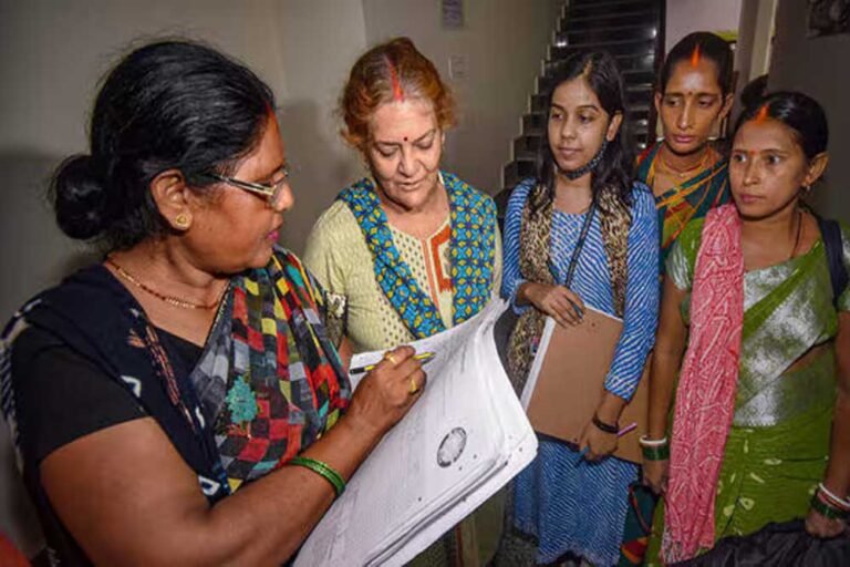  जनगणना 2027 में पहली बार दर्ज होगी जाति, कोविड वैक्सीन की जानकारी भी देनी होगी; केंद्र ने नोटिफाई किए 40 सवाल