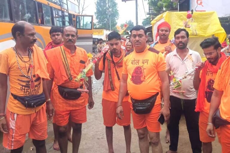 बाबा धाम के लिए बिलासपुर से श्रद्धालु हुए रवाना