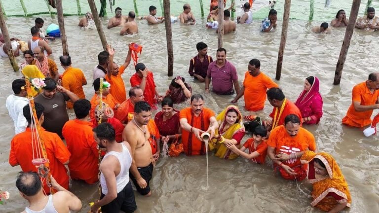 सावन की भक्ति में लीन हुए स्वास्थ्य मंत्री श्याम बिहारी जायसवाल, बाबा बैद्यनाथ और बासुकिनाथ के दरबार में टेका माथा