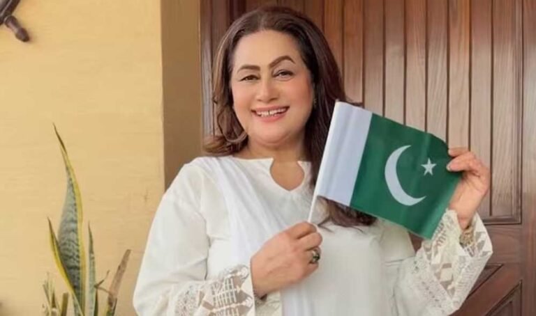 PAK Independence Day पर भारतीय गाने पर झूमीं पाकिस्तानी एक्ट्रेसेज, ‘Raazi’ के ‘ऐ वतन’ पर मचा बवाल