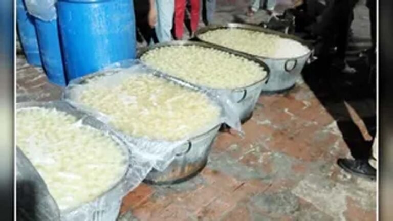 रक्षाबंधन से पहले UP में खाद्य सुरक्षा अभियान तेज, 18 हजार किलो से ज्यादा असुरक्षित सामान नष्ट