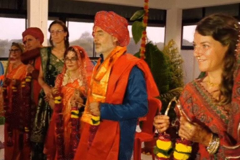 महाकाल की नगरी में विदेशी जोड़ों ने रचाया हिंदू विवाह, इटली-स्पेन-इंग्लैंड से पहुंचे दंपती
