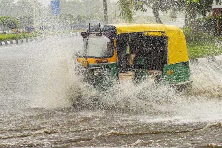 IMD Rain Alert: बंगाल की खाड़ी में एक्टिव सिस्टम, 25 राज्यों में झमाझम बारिश; ओडिशा-MP समेत इन राज्यों पर नजर