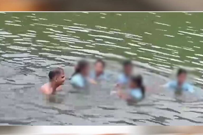 पिकनिक के दौरान डैम में बिना कपड़ों के नहाता दिखा प्रिंसिपल, VIDEO वायरल होते ही हुआ एक्शन