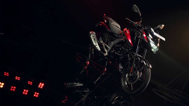 नई Bajaj Pulsar 125 में ज्यादा पावर और TFT स्क्रीन, कीमत जानकर हो जाएंगे खुश