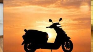 EV स्कूटर बाजार में Ather की बड़ी एंट्री! 29 अगस्त को लॉन्च होगा नया Konark, Chetak-iQube से मुकाबला