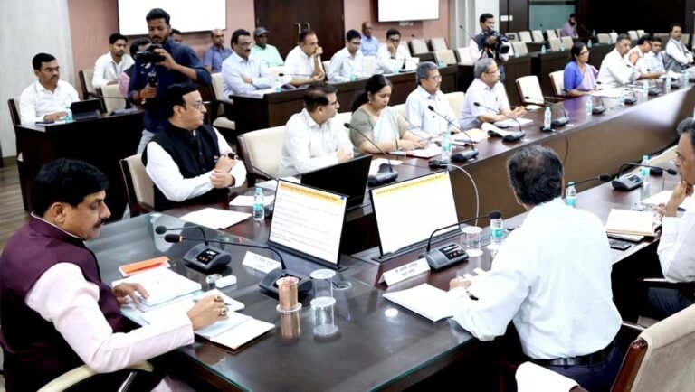 आमजन के काम हेल्प लाइन तक पहुंचने से पहले हो जाएं: मुख्यमंत्री डॉ. यादव
