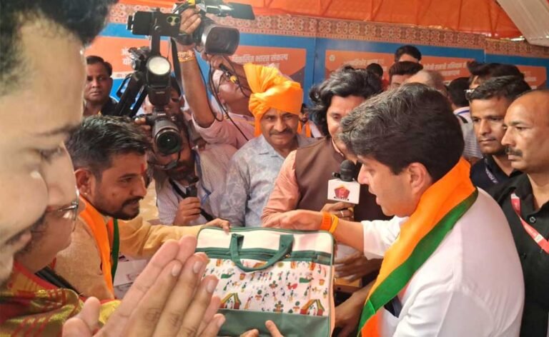 राहुल गांधी के इंदौर दौरे पर डिप्टी CM देवड़ा का हमला, बोले- सही नीति वाली पार्टी के साथ युवा