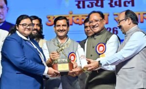 राष्ट्रीय खेल दिवस पर मुख्यमंत्री विष्णु देव साय ने 126 खिलाड़ियों एवं प्रशिक्षकों को प्रदान किए राज्य खेल अलंकरण