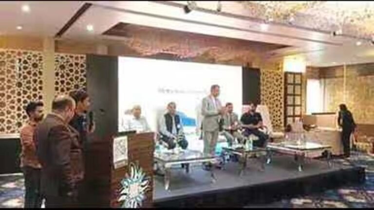 नाविक सम्मान समारोह में कैप्टन संजय पराशर की अपील, जहाजों और नाविकों को युद्ध से रखें दूर