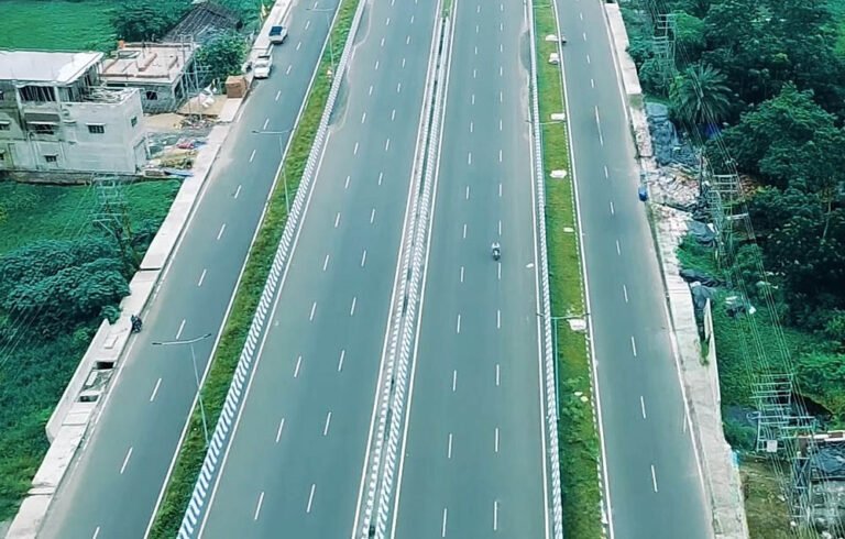 UP-Haryana Mega Expressway: 22 जिलों को जोड़ेगा नया एक्सप्रेसवे, दिल्ली-गोरखपुर का सफर होगा बेहद आसान