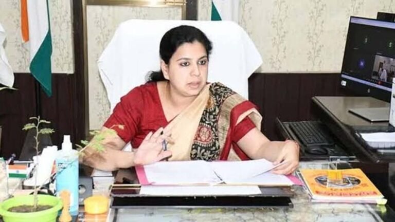 तीन जिलों की DM रहीं दिव्या मित्तल ने छोड़ी IAS की नौकरी, बोलीं- ‘आज आभार से आंखें नम हैं’
