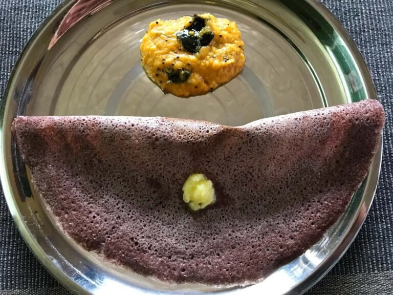 सफेद डोसा खाकर हो गए हैं बोर? घर पर बनाएं ब्लैक डोसा, जानें आसान रेसिपी