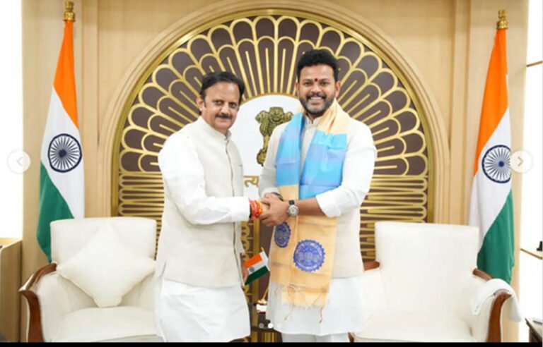 उप मुख्यमंत्री शुक्ल ने केंद्रीय नागरिक उड्डयन मंत्री नायडू से की सौजन्य भेंट, विकास से जुड़े मुद्दों पर हुई चर्चा