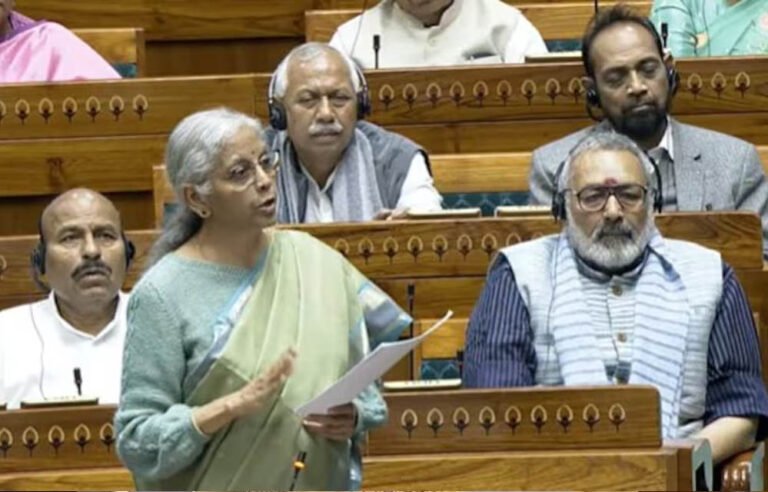 Income Tax Amendment Bill: संसद में आज बड़ा दिन, टैक्स नियमों में बदलाव और बैंकिंग सुधारों पर सरकार का फोकस