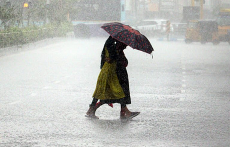 Weather Alert: 10 राज्यों में तेज बारिश और तूफान की चेतावनी, उत्तर प्रदेश में भी बिगड़ेंगे मौसम के मिजाज