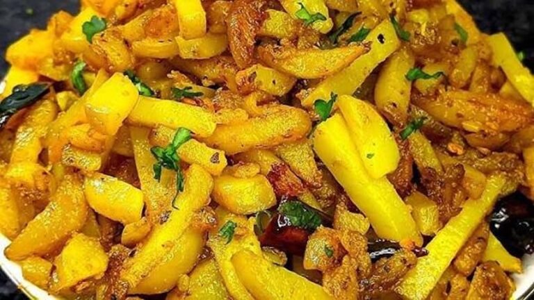 व्रत स्पेशल आलू भुजिया, कम मसालों में बनाएं स्वादिष्ट और कुरकुरी डिश