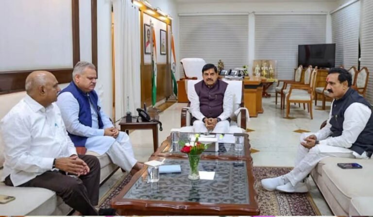 दतिया उपचुनाव में हार का असर, समीक्षा समिति की रिपोर्ट पर भाजपा ने पूरी जिला कार्यकारिणी भंग की