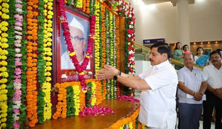 पं. द्वारिका प्रसाद मिश्र का व्यक्तित्व और कृतित्व सदैव रहेगा प्रेरणास्रोत: मुख्यमंत्री डॉ. मोहन यादव