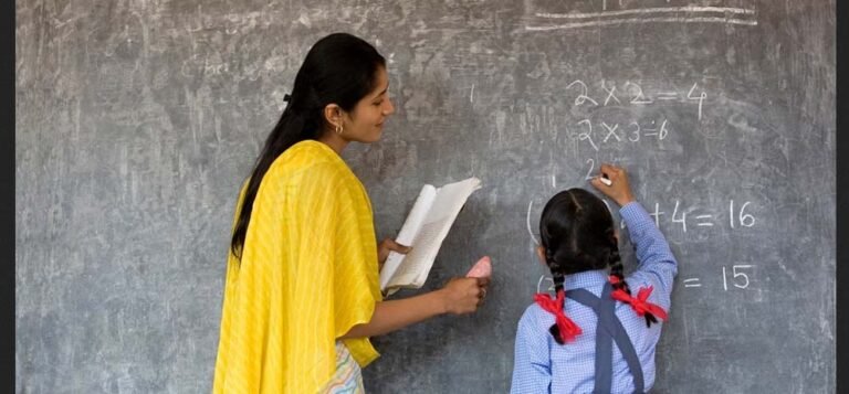 निजी स्कूल शिक्षकों के लिए यूपी सरकार बनाएगी नई सेवा नियमावली