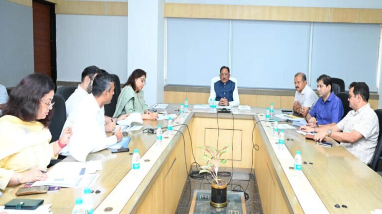 CM विष्णुदेव साय के सख्त निर्देश, जनकल्याणकारी योजनाओं का समयबद्ध क्रियान्वयन सुनिश्चित करें