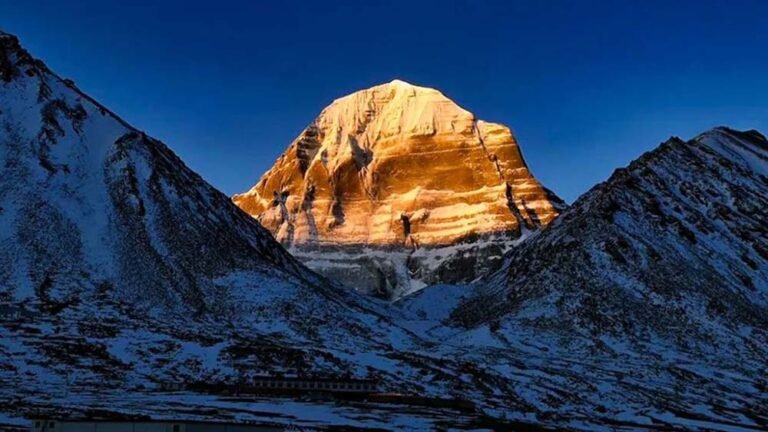 कैलाश पर्वत पर आज तक क्यों नहीं चढ़ पाया इंसान, जानें रहस्य और वजह