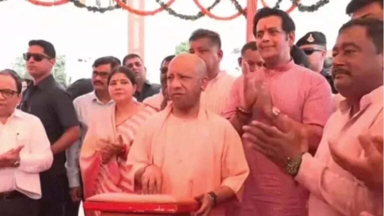 ‘माफिया-मच्छर’ से मेडिकल हब तक बदला पूर्वांचल, युवाओं को मिले रोजगार के नए अवसर
