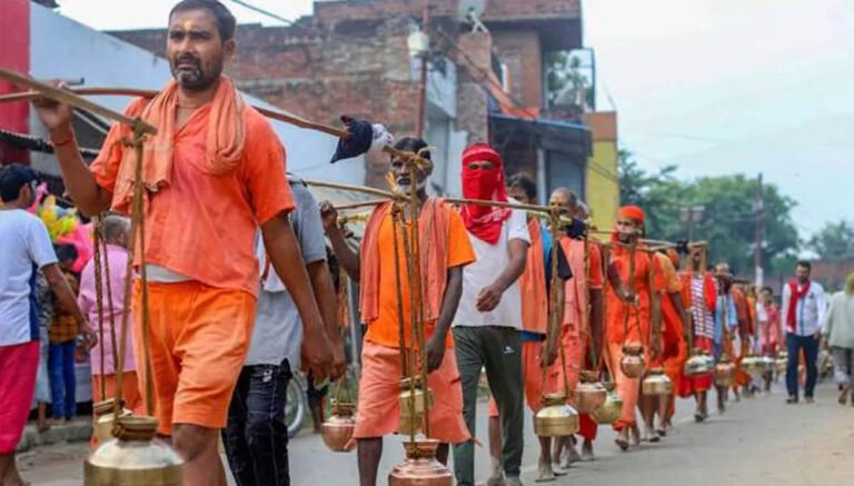 कृत्रिम पौधों, जूट और बांस से सजी कांवड़ बनी पर्यावरण संरक्षण की मिसाल