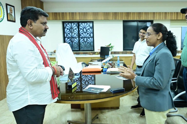 राष्ट्रपति भवन से आमंत्रण मिलने पर रेणुका गोस्वामी को उपमुख्यमंत्री विजय शर्मा ने दी बधाई