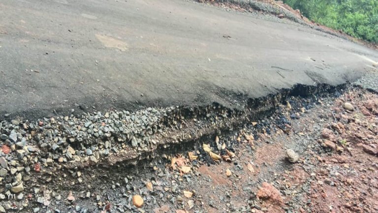 301.16 लाख की प्रधानमंत्री जन मन सड़क 4 महीने में ही ध्वस्त
