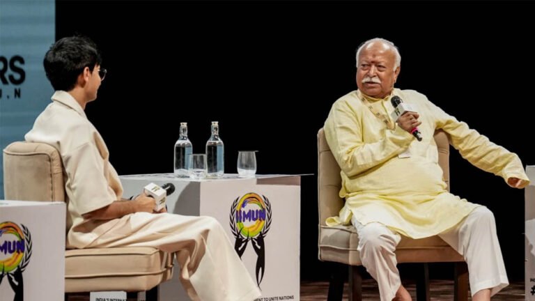 Mohan Bhagwat & Gen-Z: नई पीढ़ी से जुड़ने के लिए संघ ने बदले पैंतरे, BJP के लिए ऐसे तैयार हो रहा नया वोटर बेस