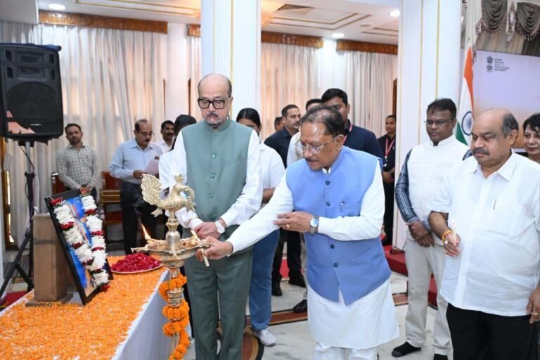 राज्यपाल और मुख्यमंत्री की मौजूदगी में छत्तीसगढ़ में नशामुक्ति अभियान का शुभारंभ