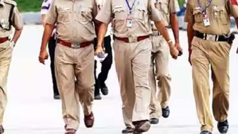 महिलाओं के खिलाफ अपराधों पर सरकार सख्त शिक्षक पर हुई एफआईआर, तत्काल किया निलंबित