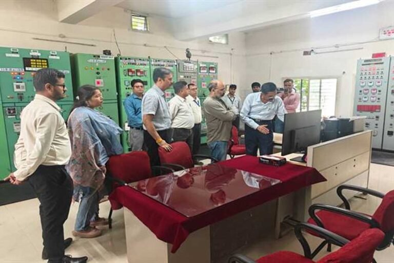 प्रमुख सचिव ऊर्जा  मनीष सिंह ने सीहोर में संपर्क अभियान और उपकेंद्रों का किया निरीक्षण, उपभोक्ताओं से लिया फीडबैक