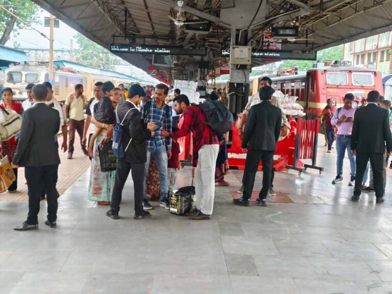 स्वतंत्रता दिवस को लेकर बिलासपुर रेलवे स्टेशन अलर्ट, ट्रेनों और प्लेटफॉर्म पर सघन जांच