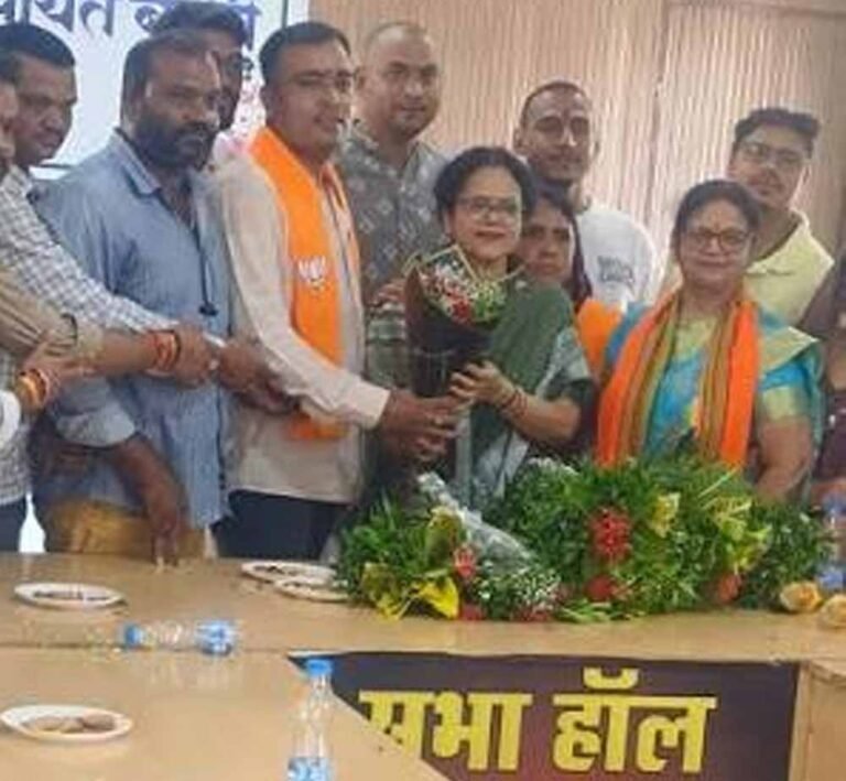 नगर पंचायत नगरी में स्वतंत्रता दिवस पर सम्मान समारोह आयोजित