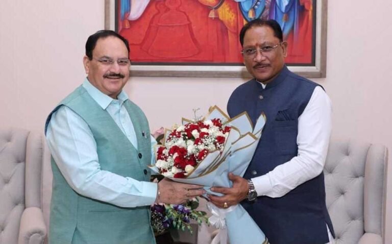 छत्तीसगढ़ में स्वास्थ्य सेवाओं के विस्तार और सुदृढ़ीकरण को लेकर हुई चर्चा