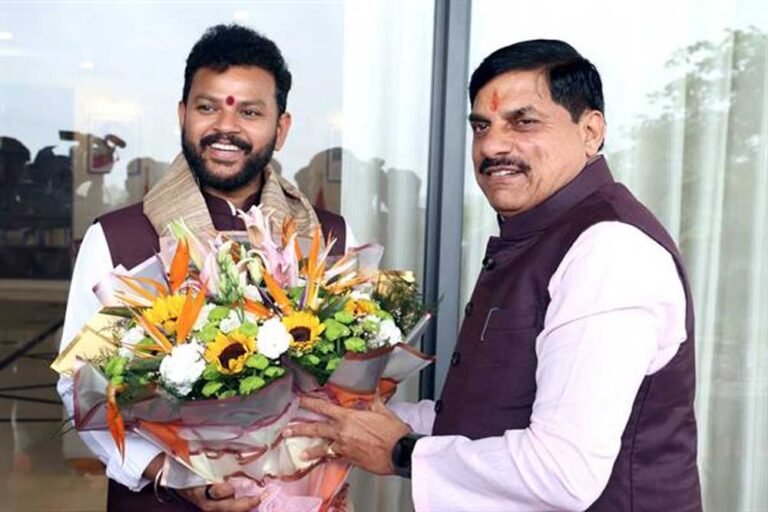 मुख्यमंत्री डॉ. यादव से केंद्रीय नागरिक उड्डयन मंत्री  नायडू ने की सौजन्य भेंट