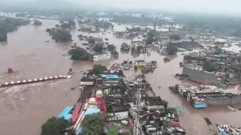 मंदाकिनी की तबाही के बाद बारिश ने बढ़ाई मुश्किलें, NH पर आवागमन प्रभावित