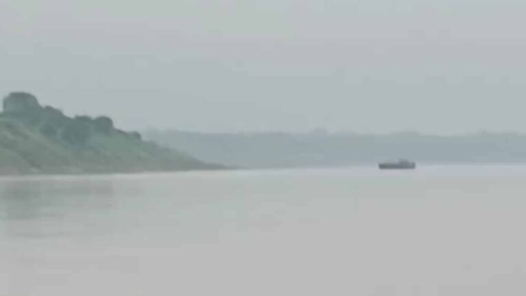 Morena News: चंबल नदी में डीजल खत्म, 5 KM तक बहा स्टीमर; 150 यात्रियों की अटकी सांसें