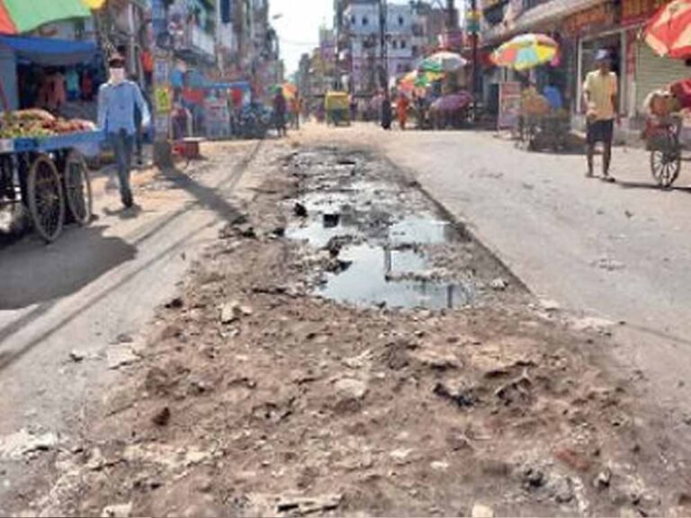 रायपुर में ट्रैफिक जाम से राहत की तैयारी, चंदनीडीह से पुराने धमतरी रोड तक सड़क का होगा निरीक्षण रायपुर में जाम से निजात की कवायद तेज, चंदनीडीह-पुराना धमतरी रोड का अधिकारी करेंगे निरीक्षण