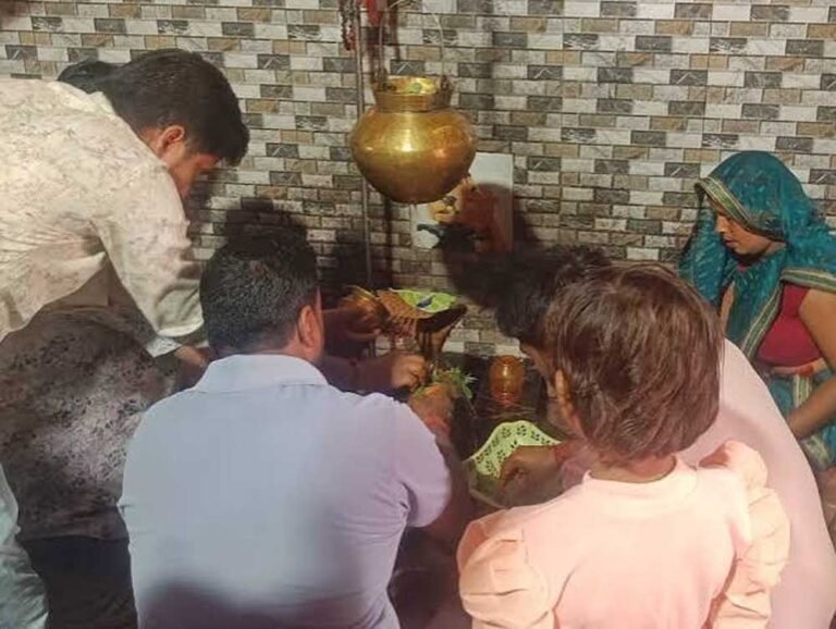 सावन की शिवरात्रि पर काशी विश्वनाथ धाम में श्रद्धालुओं का सागर