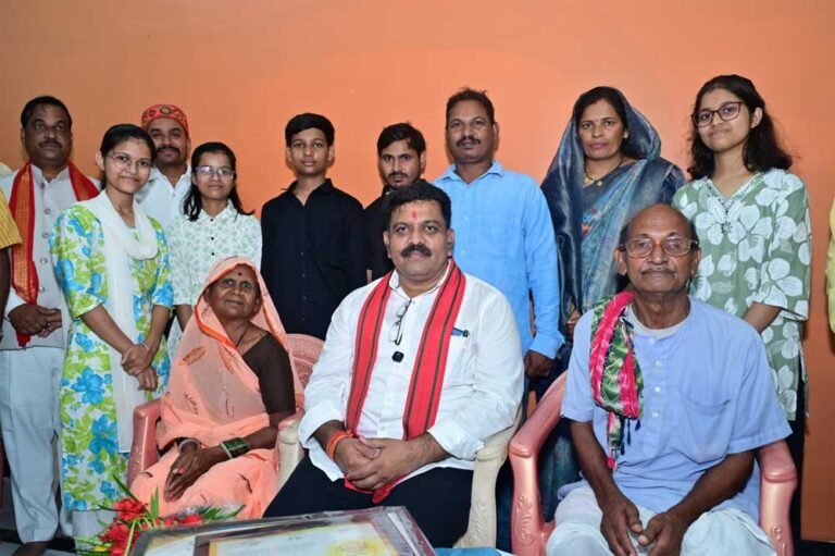 तीन बहनों का एक साथ मेडिकल में चयन पूरे प्रदेश के लिए है प्रेरणादायी उदाहरण- उप मुख्यमंत्री  विजय शर्मा