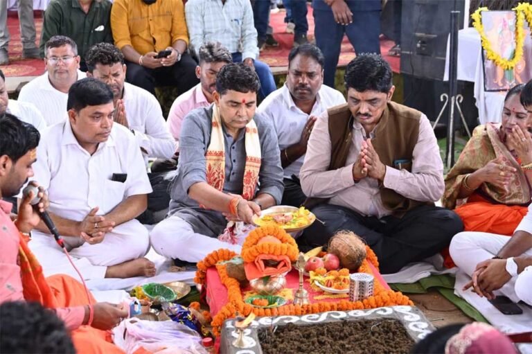 बलौदाबाजार के ऐतिहासिक विकास और युवाओं के स्वर्णिम भविष्य के लिए प्रतिबद्ध