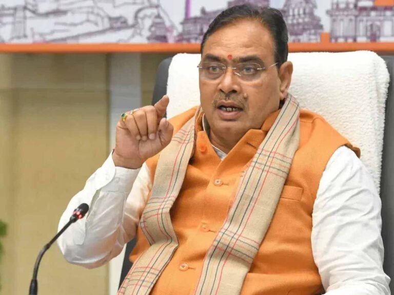 जर्जर भवन में पढ़ रहे थे बच्चे, जिला शिक्षा अधिकारी ने किया निरीक्षण; 6 महीने में पूरा होगा काम