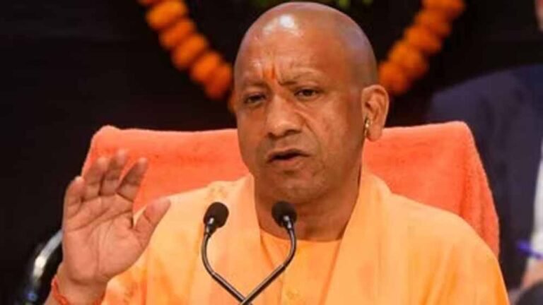 योगी के नेतृत्व में लखनऊ में तिरंगा यात्रा, युवाओं ने बुलंद किया राष्ट्रभक्ति का संदेश
