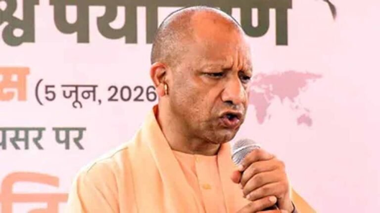 59 हजार करोड़ के बजट पर चर्चा नहीं हुई, योगी ने विपक्ष पर साधा निशाना
